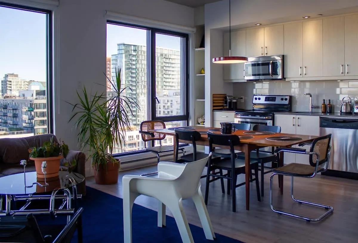 Panoramic Apartment In The Old Port Montreal Canada