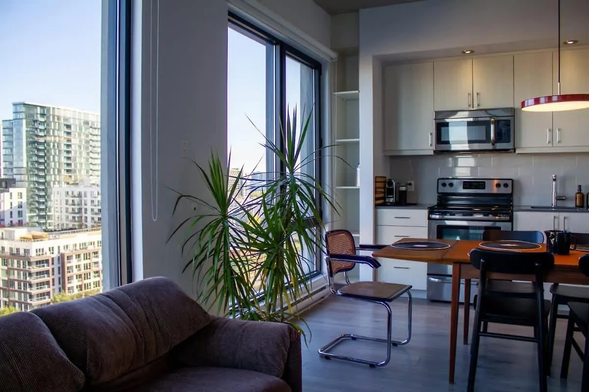 Panoramic Apartment In The Old Port Montreal Canada